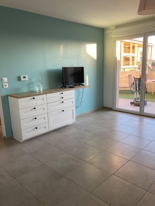 Appartement RDC avec parking privé La Fare-les-Oliviers Exterior foto